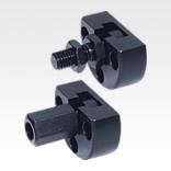 Quick-fit couplings with radial offset compensation and mounting flange