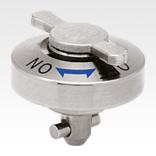 Quarter-turn clamp locks flat